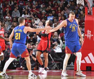 作为卫冕冠 作为卫冕冠