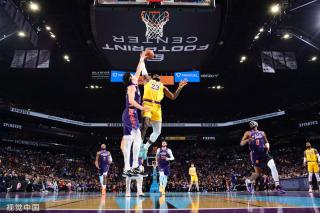 她们不仅展 她们不仅展