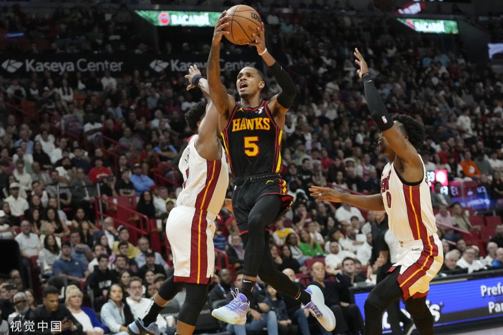 在攻防两端 在攻防两端