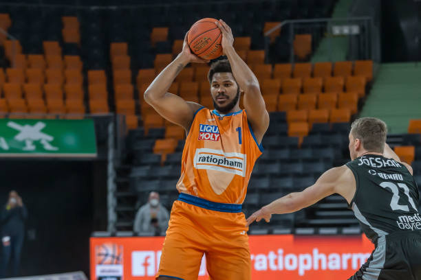 而是数字化 而是数字化